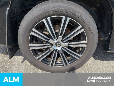 Used 2018 Lexus LX 570 4WD w/ Luxury Package image 32
