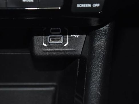 Used 2024 Jeep Compass Latitude image 17