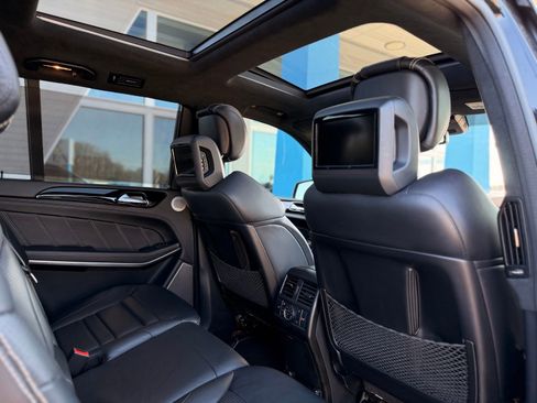 Used 2014 Mercedes-Benz GL 63 AMG 4MATIC image 30