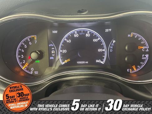 Used 2018 Jeep Grand Cherokee Laredo image 28