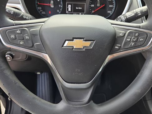 Used 2018 Chevrolet Equinox LS FWD image 23