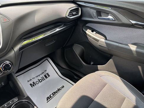 Used 2022 Chevrolet TrailBlazer LT w/ Driver Confidence Package image 29