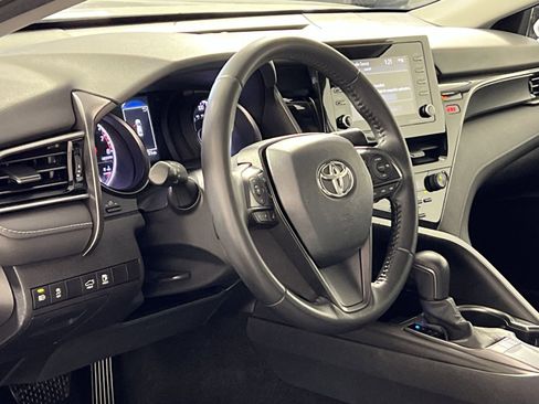 Used 2023 Toyota Camry SE image 16
