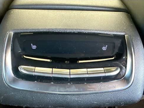 Used 2023 Cadillac XT6 Premium Luxury FWD image 27