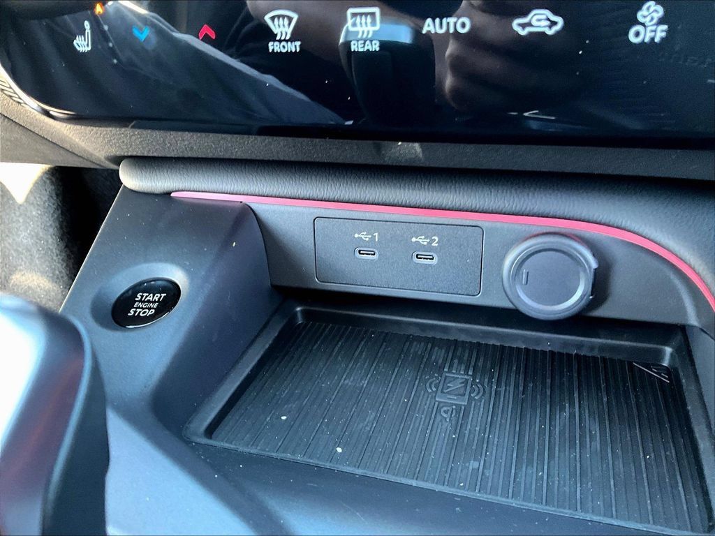Used 2026 Nissan Sentra SV w/ SV Convenience Package FWD image 23