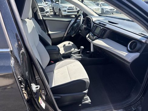 Used 2018 Toyota RAV4 XLE AWD/4WD image 26