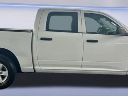 Used 2020 RAM 1500 Tradesman w/ Chrome Appearance Group RWD image 10