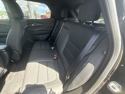Used 2023 Chevrolet TrailBlazer RS FWD image 23