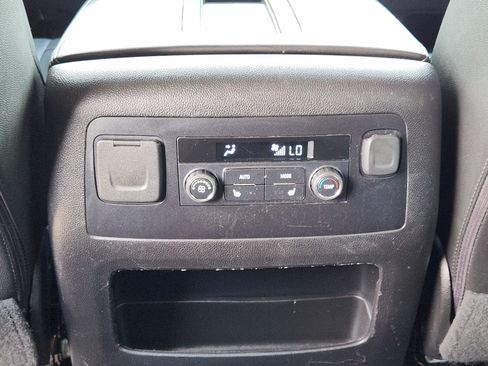 Used 2018 GMC Yukon XL SLT RWD image 30