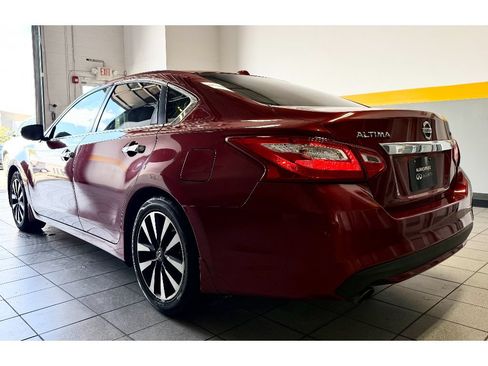 Used 2016 Nissan Altima 2.5 SL w/ 2.5 Technology Package FWD image 10