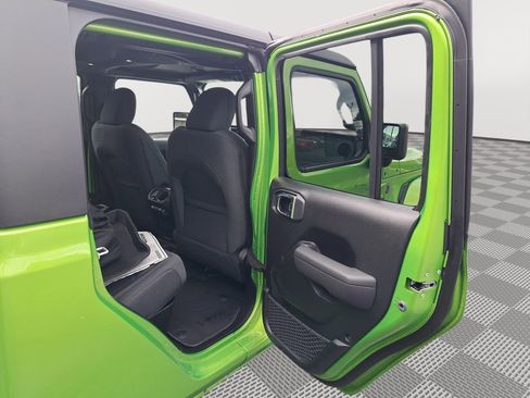 New 2025 Jeep Gladiator Sport image 15