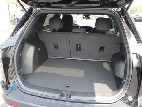 New 2027 Chevrolet Equinox LT AWD/4WD image 17
