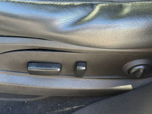 Used 2015 GMC Acadia Denali image 14