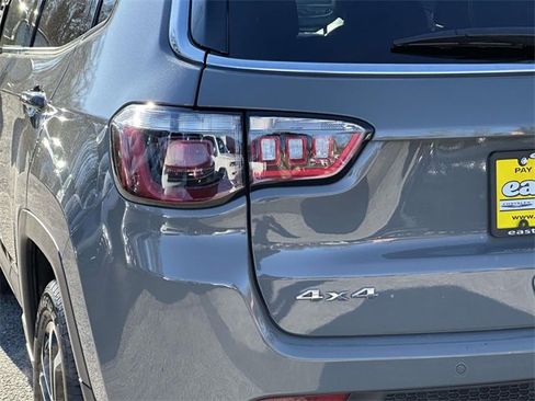 Certified 2023 Jeep Compass Limited image 11