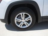 Used 2024 GMC Terrain SLE image 4