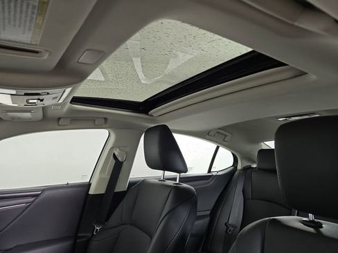 Certified 2025 Lexus ES 300h F Sport image 32