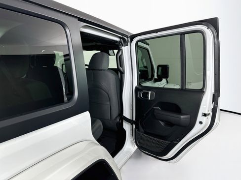 Used 2024 Jeep Wrangler Unlimited w/ Convenience Group AWD/4WD image 27
