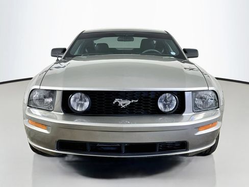 Used 2009 Ford Mustang GT Premium RWD image 2