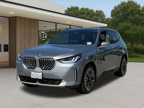 Used 2025 BMW X3 xDrive30i w/ Premium Package image 2