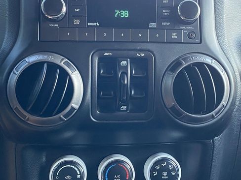 Used 2017 Jeep Wrangler Unlimited Sport w/ Quick Order Package 24S image 18