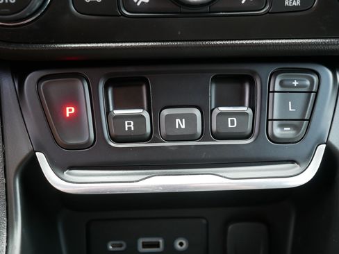 Used 2018 GMC Terrain SLE w/ Driver Convenience Package AWD/4WD image 24