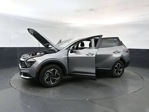 Used 2025 Kia Sportage LX AWD/4WD image 27