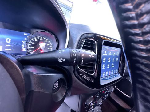 Used 2021 Jeep Compass Limited FWD image 19