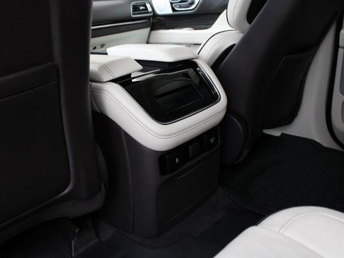 Certified 2022 Lincoln Navigator Black Label image 8