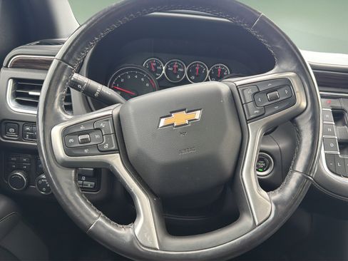 Used 2021 Chevrolet Suburban LT w/ LT Signature Package AWD/4WD image 9