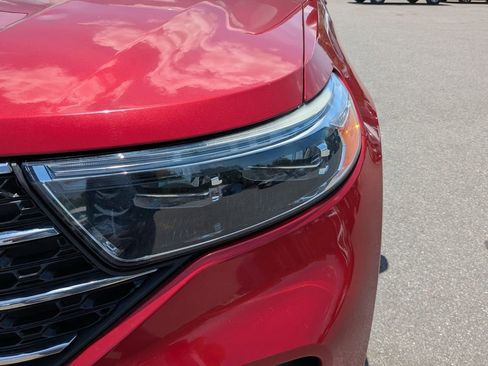 Used 2021 Ford Explorer XLT w/ Equipment Group 202A image 11