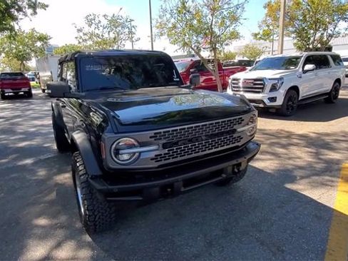 Used 2022 Ford Bronco Badlands image 3