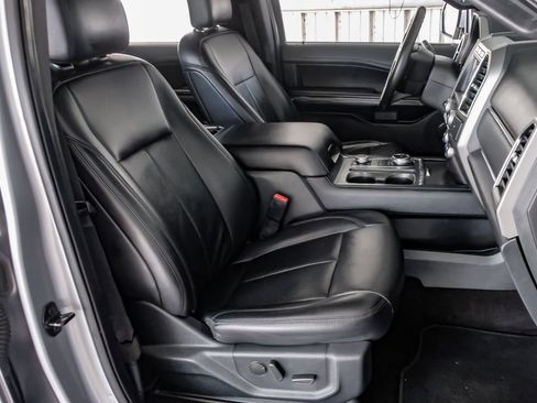 Used 2020 Ford Expedition XLT w/ Equipment Group 202A AWD/4WD image 31
