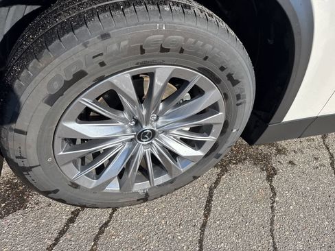 Used 2024 MAZDA CX-90 3.3 Turbo w/ Preferred Plus image 9