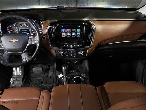 Used 2019 Chevrolet Traverse High Country image 2
