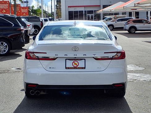 Certified 2025 Toyota Camry SE image 5