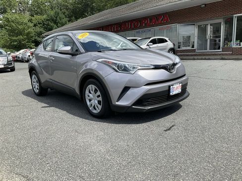 Used 2019 Toyota C-HR LE FWD image 3