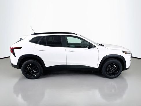 New 2026 Chevrolet Trax LT w/ Driver Confidence Package FWD image 10