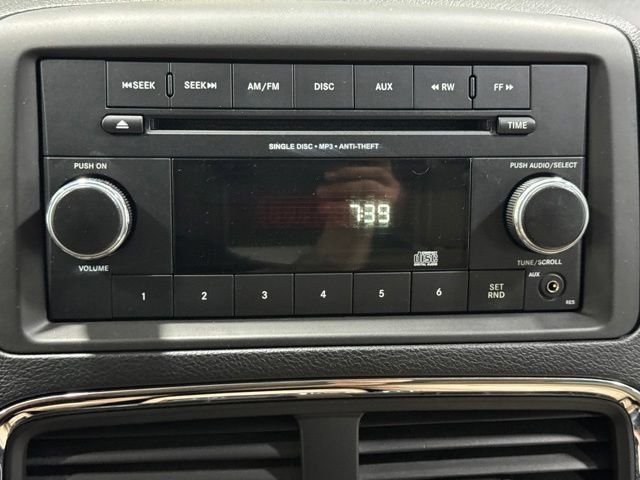 Used 2016 Dodge Grand Caravan SE w/ Quick Order Package 29E SE FWD image 17
