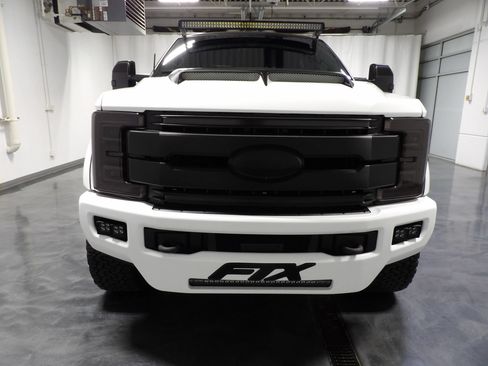 Used 2019 Ford F250 Lariat w/ Lariat Ultimate Package AWD/4WD image 3