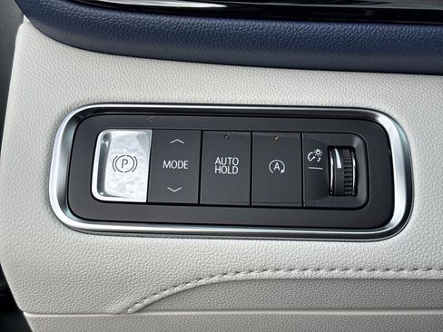 New 2026 Buick Enclave Avenir w/ Super Cruise Package image 18