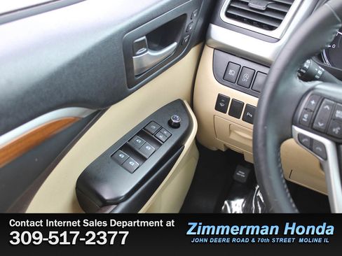 Used 2018 Toyota Highlander Limited image 16