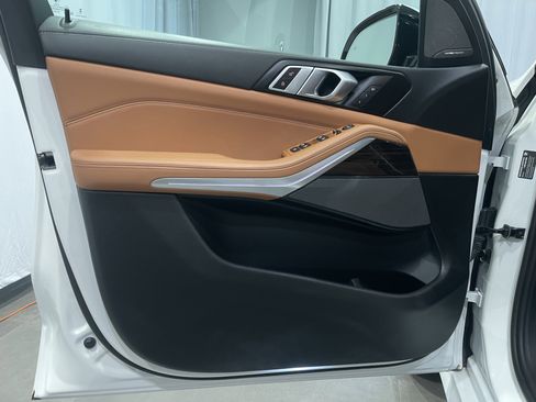 Certified 2024 BMW X5 xDrive40i w/ M Sport Package image 12