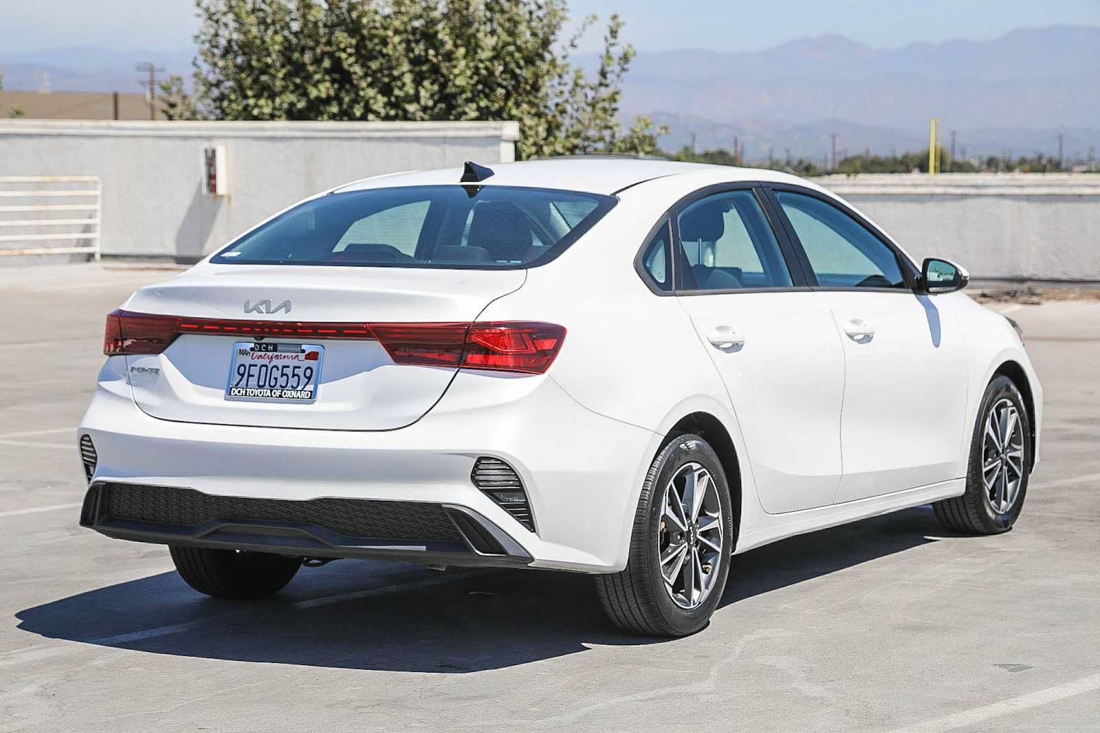 Used 2023 Kia Forte LXS w/ LXS Technology Package FWD image 5