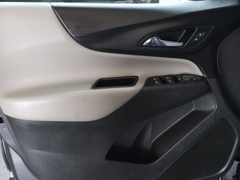 Used 2022 Chevrolet Equinox LT AWD/4WD image 15