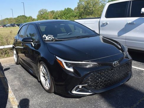 Used 2023 Toyota Corolla XSE image 3