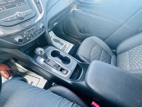 Used 2020 Chevrolet Equinox LT w/ Driver Convenience Package image 30