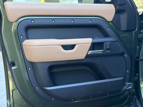 New 2026 Land Rover Defender 110 X-Dynamic SE image 14