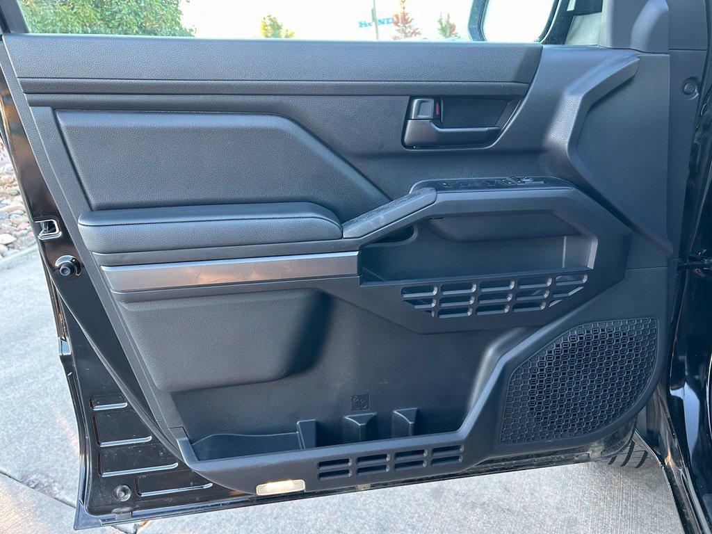 Used 2025 Toyota Tacoma SR5 AWD/4WD image 20
