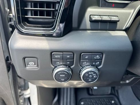 Used 2024 GMC Sierra 2500 AT4 w/ AT4 Premium Plus Package AWD/4WD image 21