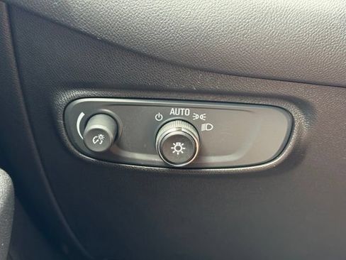 Used 2019 Chevrolet Equinox LT AWD/4WD image 32